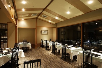 izukogen wanwan paradise hotel and cottage