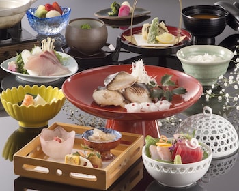 izukogen wanwan paradise hotel and cottage