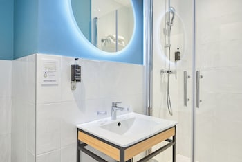 hotel bordeaux clemenceau by happyculture