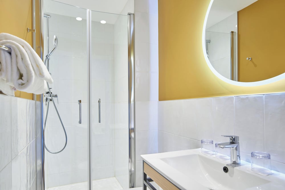 hotel bordeaux clemenceau by happyculture