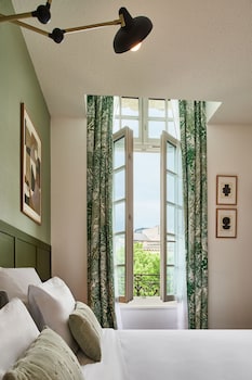 hotel bordeaux clemenceau by happyculture