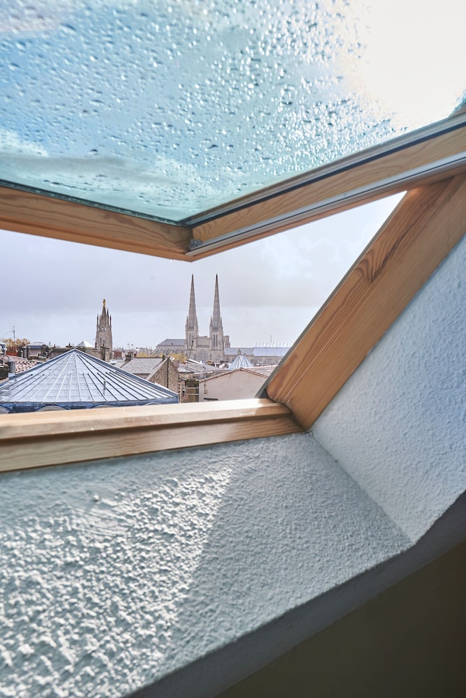 hotel bordeaux clemenceau by happyculture