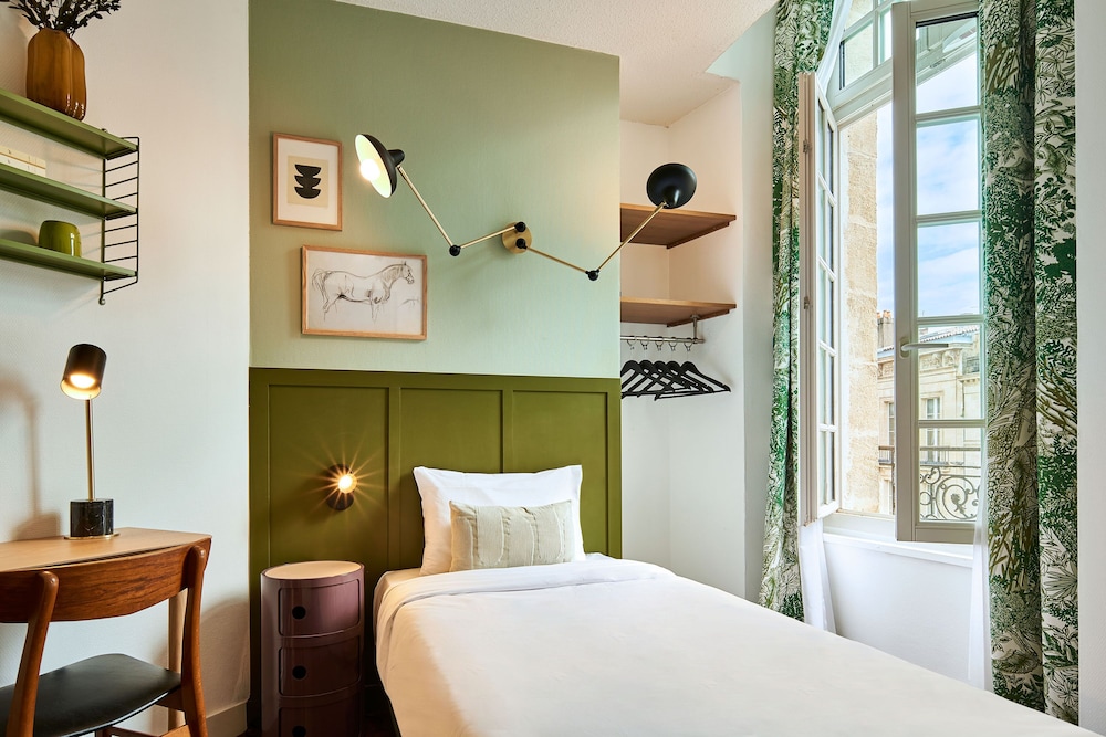 hotel bordeaux clemenceau by happyculture