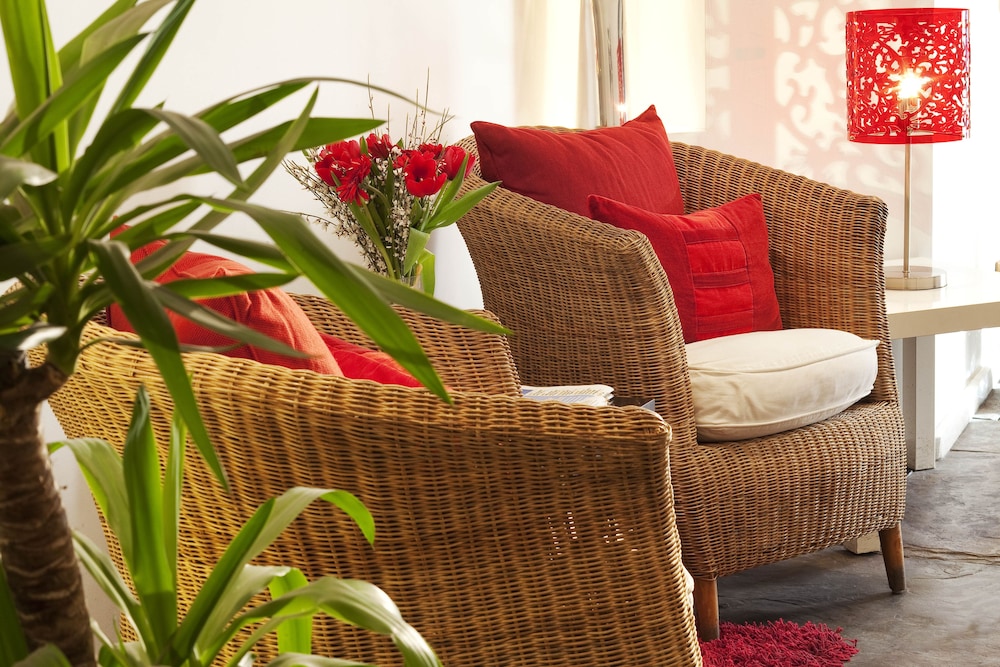 hotel bordeaux clemenceau by happyculture