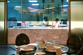 Bab Al Qasr Residence,Al Bateen>>Abu Dhabi,5 star