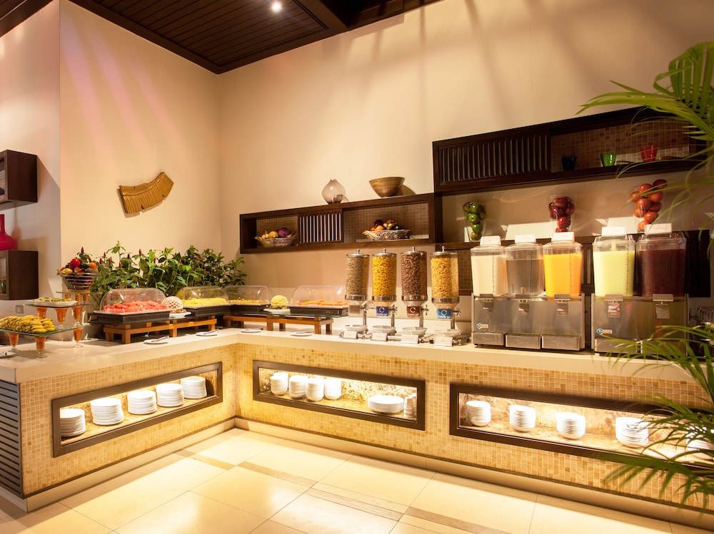 courtyard by marriott phuket patong beach resort
