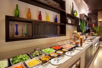 courtyard by marriott phuket patong beach resort