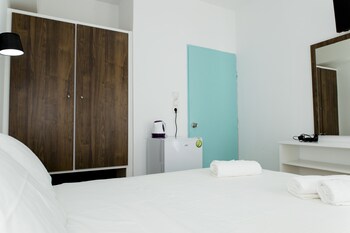 kissamia rooms next to night clubs
