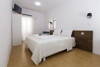 kissamia rooms next to night clubs
