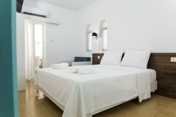 kissamia rooms next to night clubs