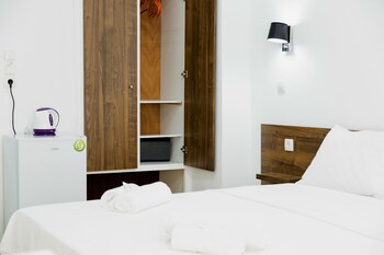 kissamia rooms next to night clubs
