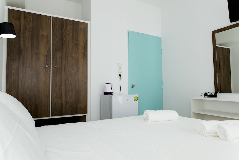 kissamia rooms next to night clubs