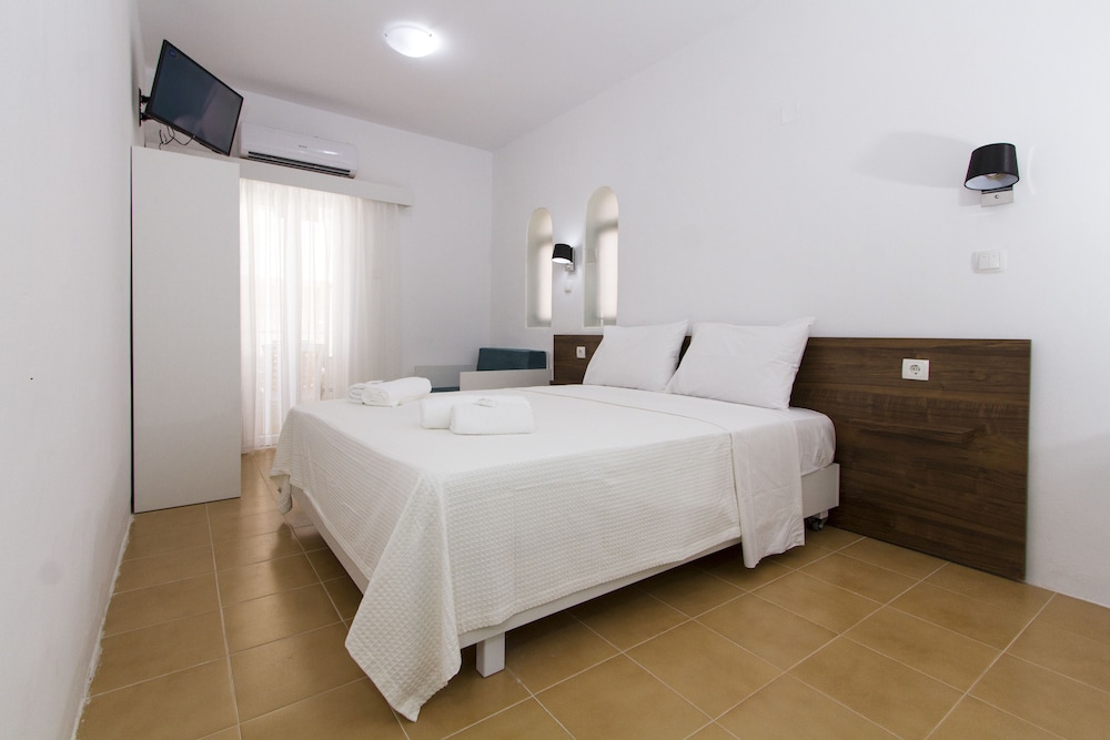 kissamia rooms next to night clubs