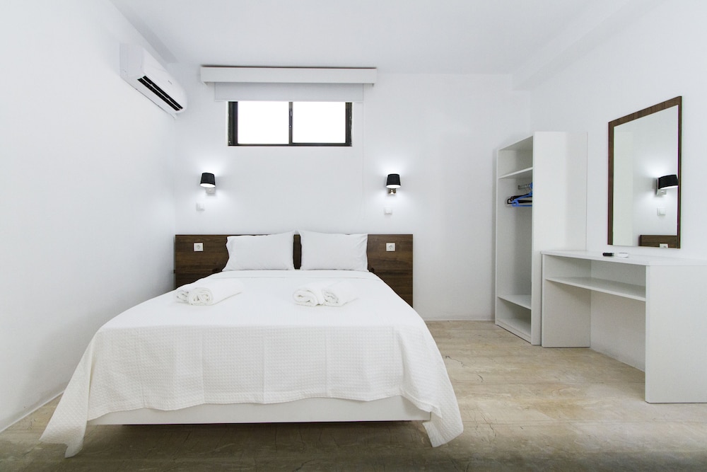 kissamia rooms next to night clubs