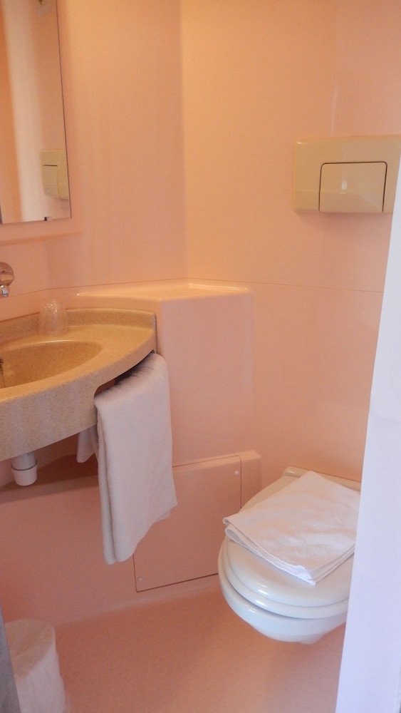 premiere classe saintes