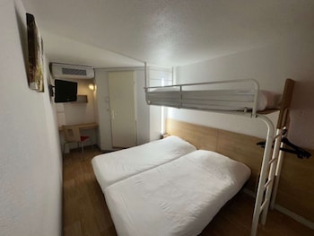 premiere classe saintes