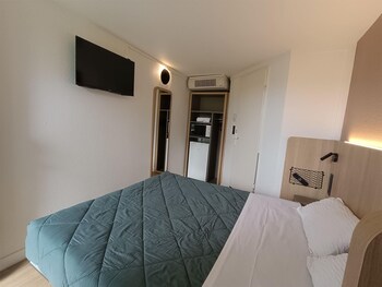 premiere classe saintes