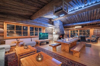 kuukkeli log houses aurora resort