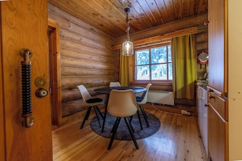 kuukkeli log houses aurora resort