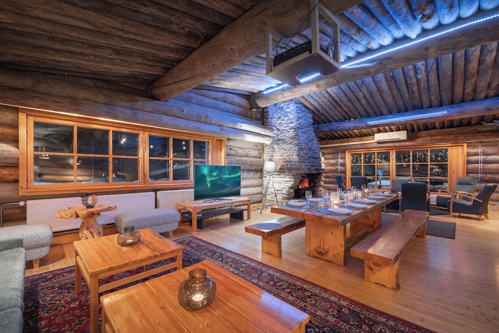 kuukkeli log houses aurora resort