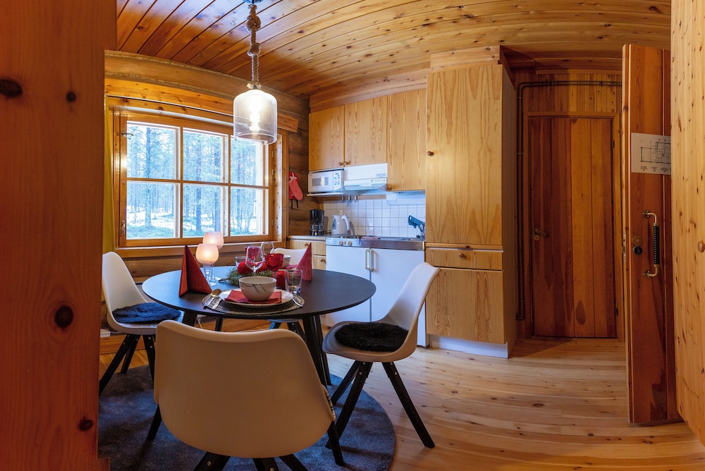 kuukkeli log houses aurora resort