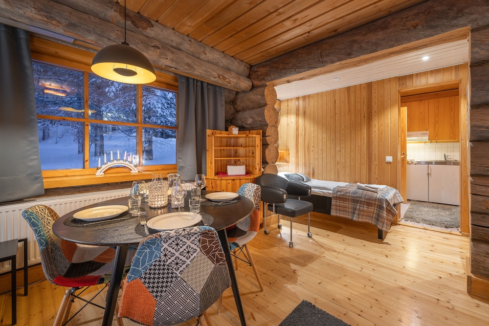 kuukkeli log houses aurora resort