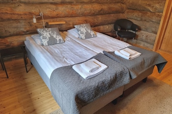 kuukkeli log houses aurora resort