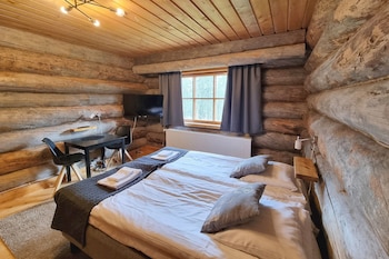 kuukkeli log houses aurora resort