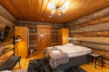 kuukkeli log houses aurora resort