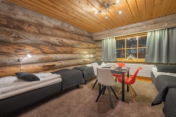 kuukkeli log houses aurora resort