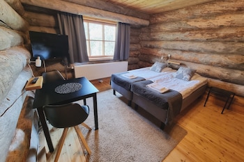 kuukkeli log houses aurora resort