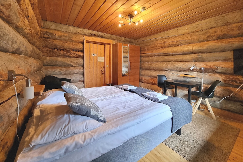 kuukkeli log houses aurora resort