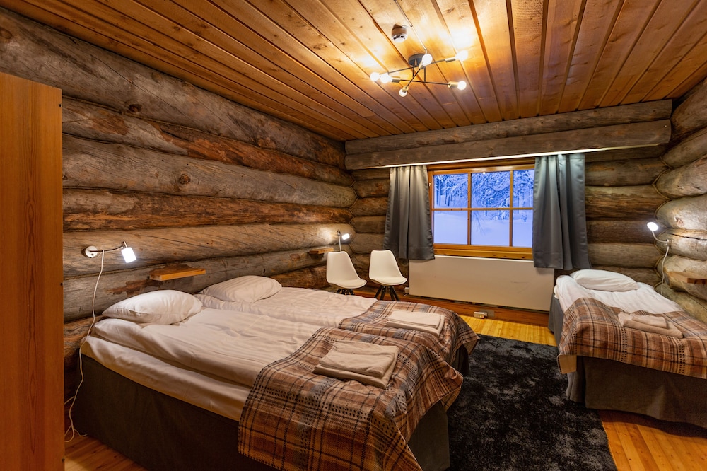 kuukkeli log houses aurora resort