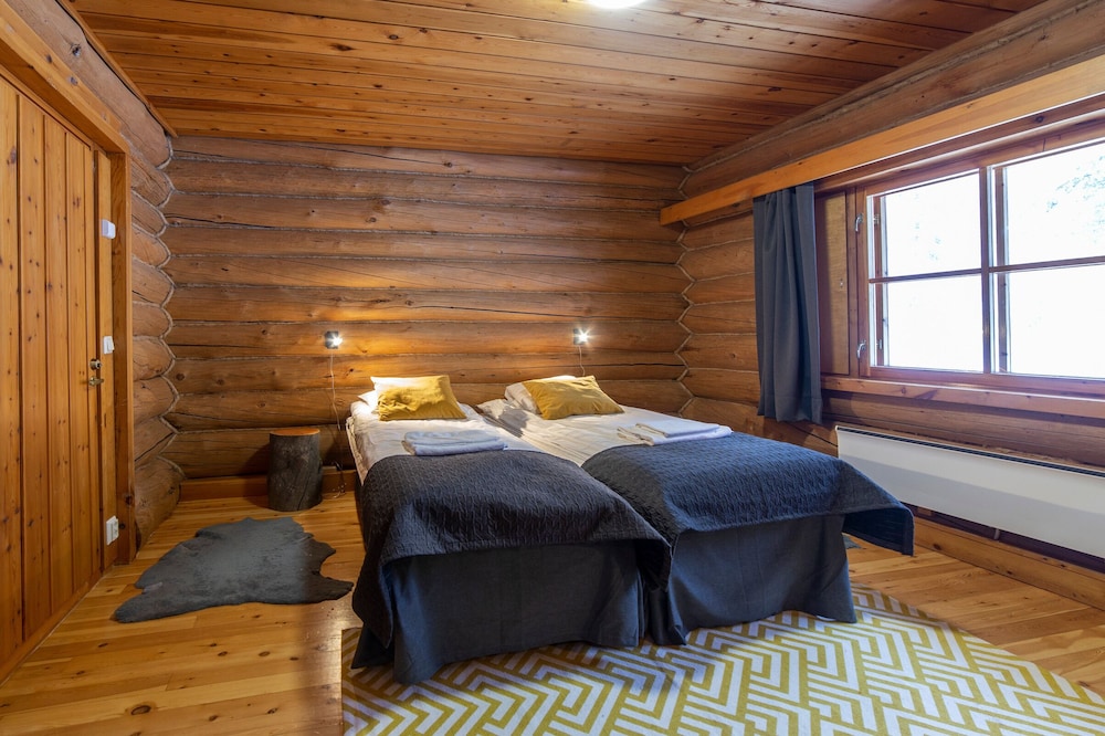 kuukkeli log houses aurora resort