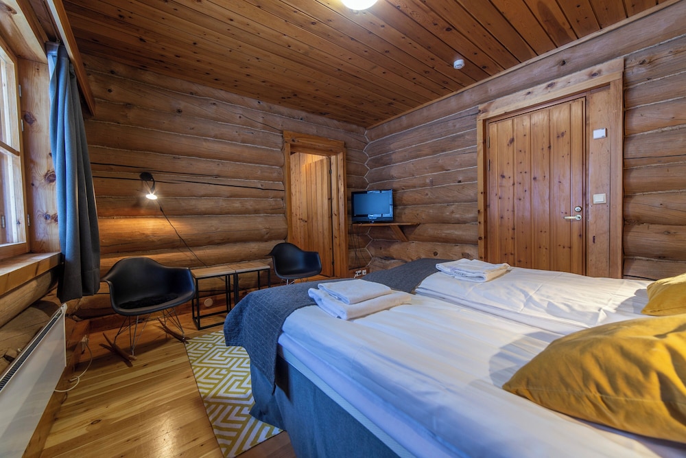 kuukkeli log houses aurora resort