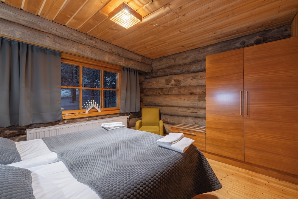 kuukkeli log houses aurora resort