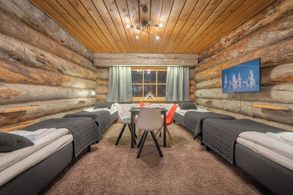 kuukkeli log houses aurora resort