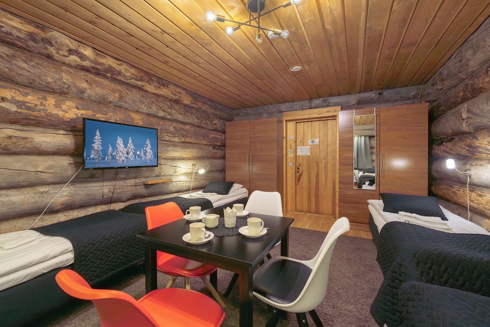 kuukkeli log houses aurora resort