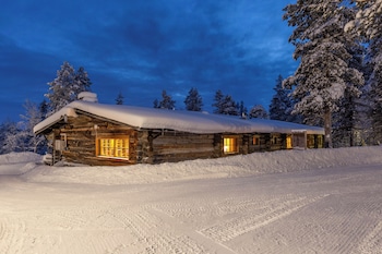 kuukkeli log houses aurora resort