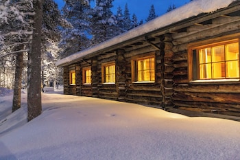 kuukkeli log houses aurora resort