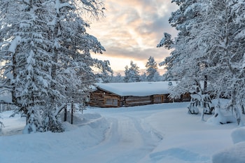 kuukkeli log houses aurora resort