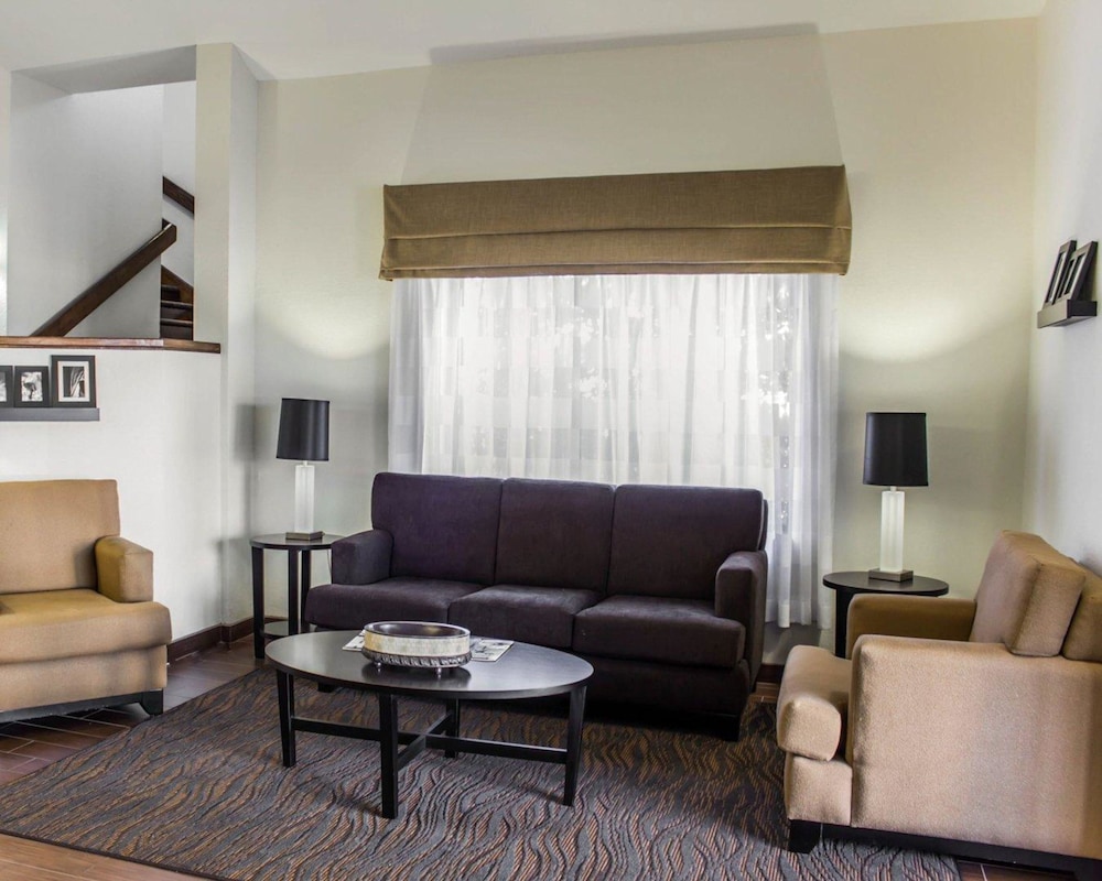 sleep inn and suites near ft bragg