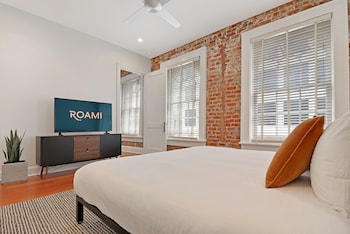 roami at factors row