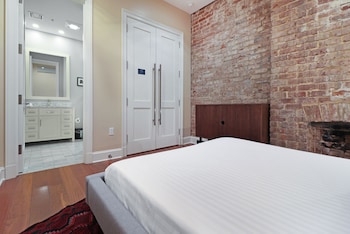 roami at factors row