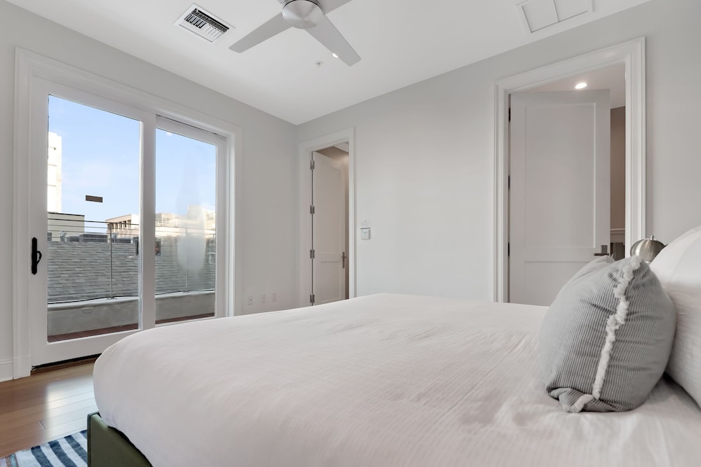 roami at factors row