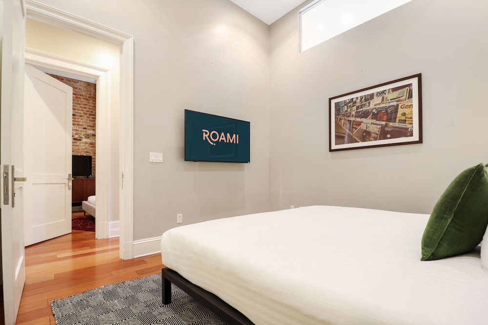 roami at factors row