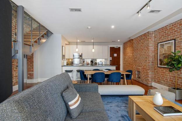 roami at factors row