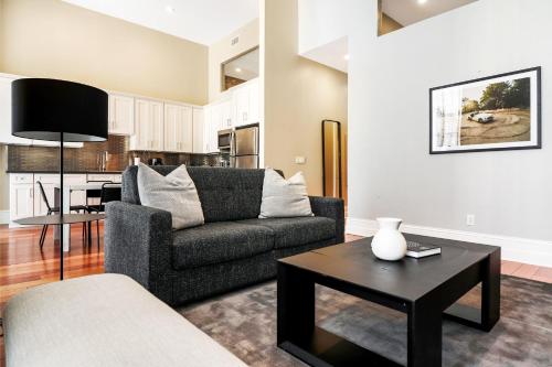 roami at factors row