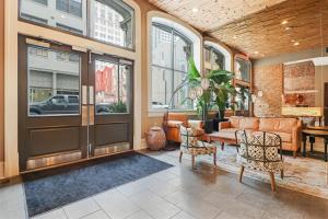 roami at factors row