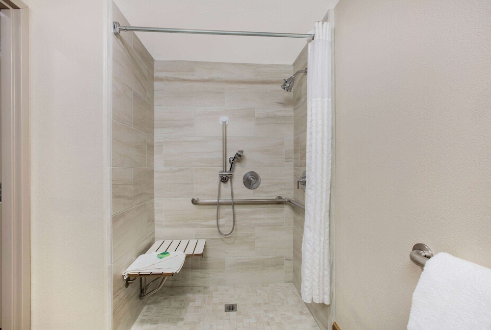 fairfield by marriott inn and suites fresno river park